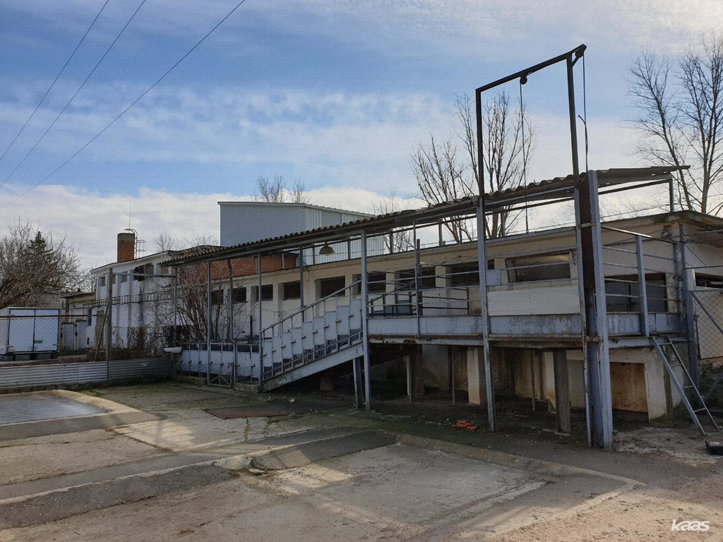 Üzem, raktár vagy telephely