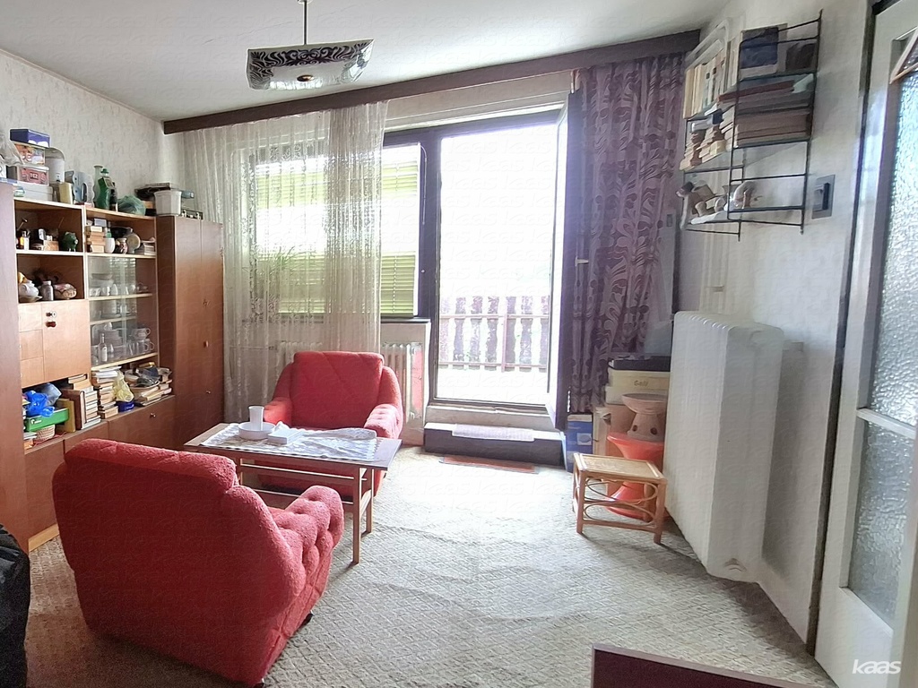 Nagy lakás jó áron, jó helyen